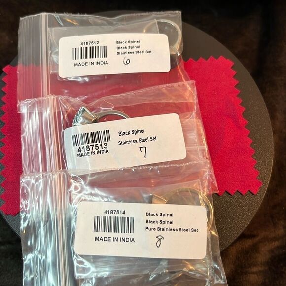 Thai Black Spinel Solitaire Ring and Pendant in Stainless Steel 9.10 ctw - Picture 13 of 14